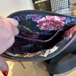 Sac brodé FUCK floral fait main – création artisanale | Vinyle-Bag