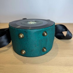 Sac vinyle botanique brodé – fait main | Vinyle-Bag