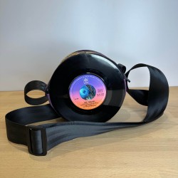 Sac vinyle artisanal motif rose dorée – Liège vert & broderie – Vinyle-Bag