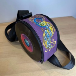 Sac vinyle artisanal motif rose dorée – Liège vert & broderie – Vinyle-Bag