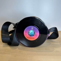 Sac vinyle artisanal motif rose dorée – Liège vert & broderie – Vinyle-Bag